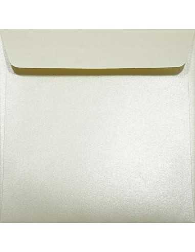 Busta da lettera metallizzata perlescente quadrata crema (17x17cm) con strip adesivo Majestic Candelight Cream 120g