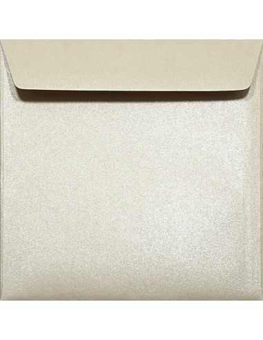 Busta da lettera metallizzata perlescente quadrata beige (15,6x15,6cm) gommata Majestic Sand 120g